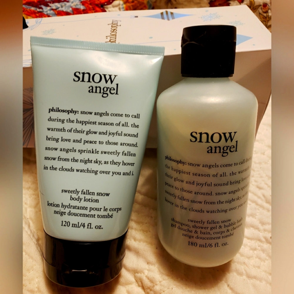 New Philosophy Snow Angel Gift Set 6 oz body wash & 4 oz body lotion w/gift bag.